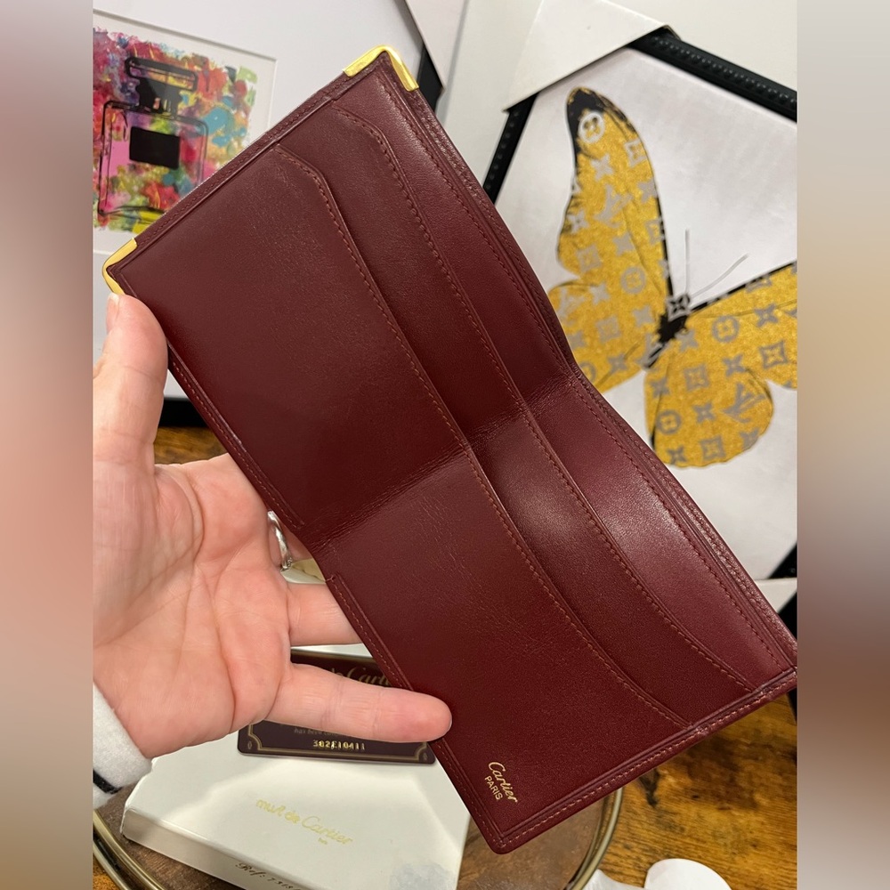 ❗️SOLD❗️Cartier Vintage Burgundy Calfskin Compact Wallet - Picture 6 of 9